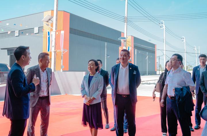 【与会同行 与青商共进】青商会刘吉辉副会长旗下阳光电商园迎来福建省委常委、常务副省长郭宁宁率团来访